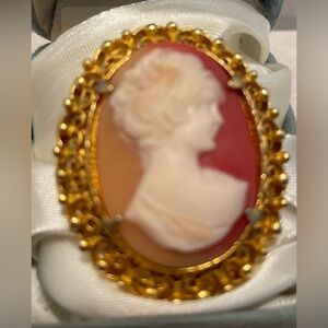 Vintage cameo broach
